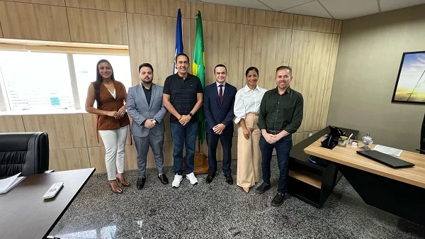  Advogados discutem com deputado Eyder Brasil precariedade dos serviços da Energisa e direitos dos consumidores