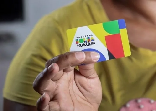 Governo Lula desmente ministro e nega reajuste no Bolsa Família