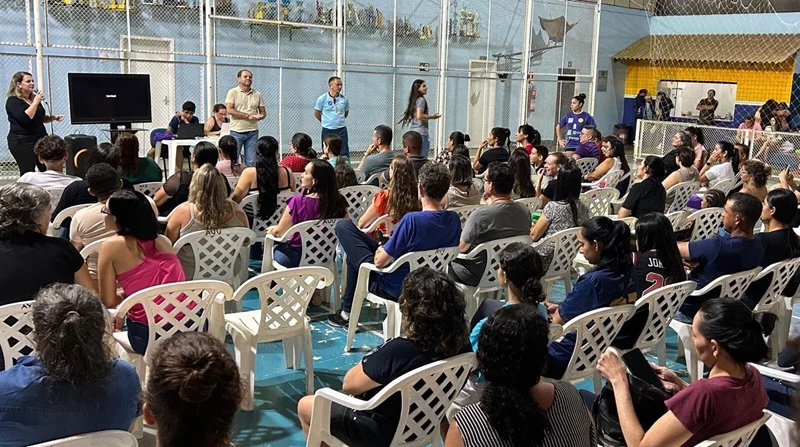 Cirone faz entregas e ouve lideranças no conesul