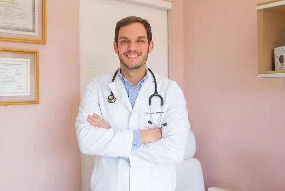 Crianças e adolescentes podem fazer musculação? Especialista esclarece