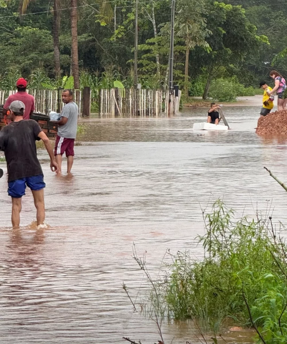 Chuvas causam pânico e transtornos em Cacoal