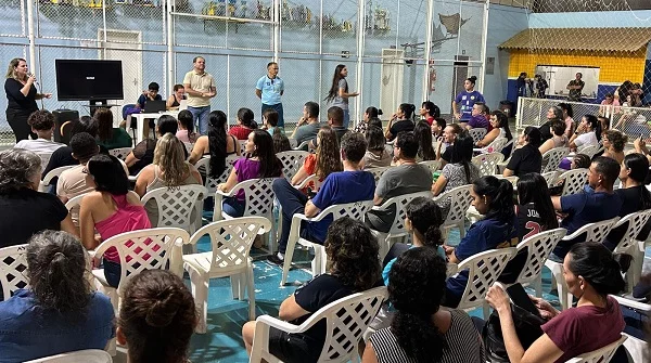 Cirone faz entregas e ouve lideranças no conesul