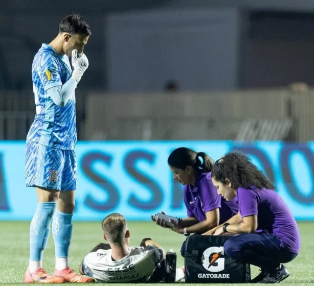 INEDITO  Corinthians tem pela primeira vez duas mulheres como responsáveis da área médica em jogo
