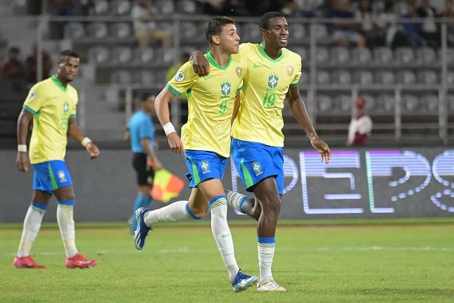 Brasil vence Chile e é campeão do Sul-Americano sub-20 após tropeço da Argentina