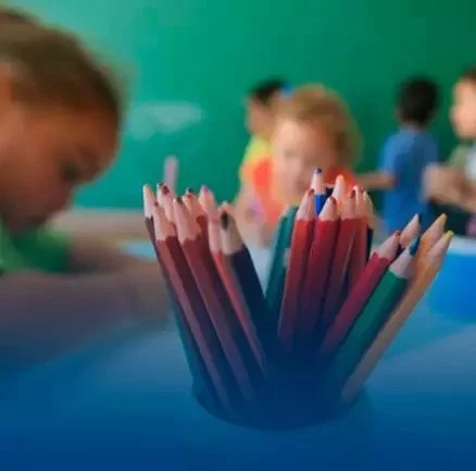 Fundação Abrinq e Fundação Salvador Arena lançam  edital 2025 do Programa Creche para Todas as Crianças