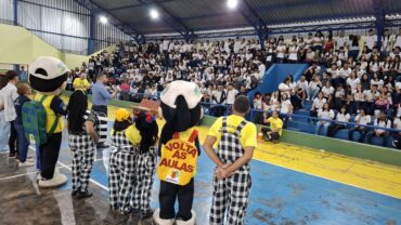 Campanha “Retorno às aulas: comprometa-se com a vida”, iniciou nesta segunda-feira com trabalhos educativos